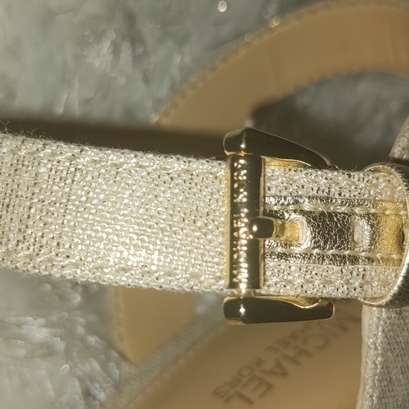 Michael Kors Wedge Sandals 💛 - Picture 3 of 5